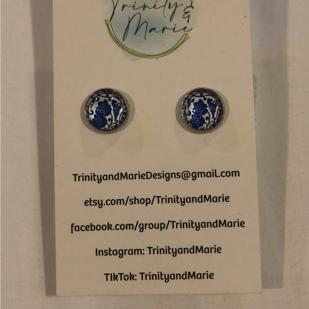 Blue Floral Round Stud Earrings